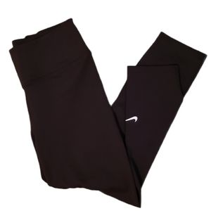 Nike, Dri-Fit, mid-calf leggings